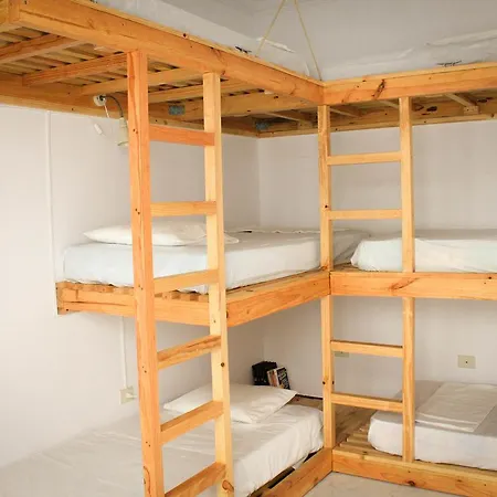 Hostel Hitide House *