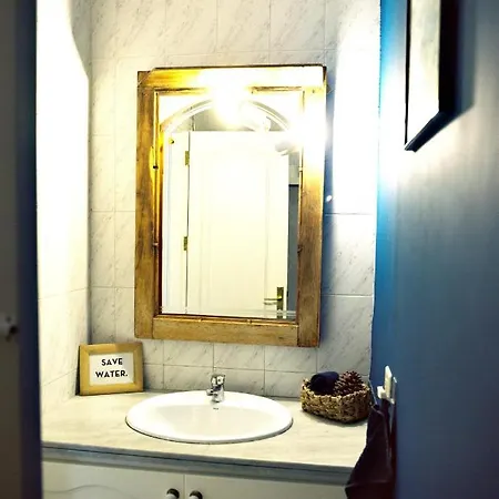 Hitide House Hostel *